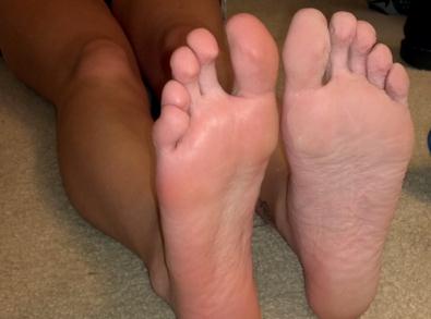 Sweaty Feet Image